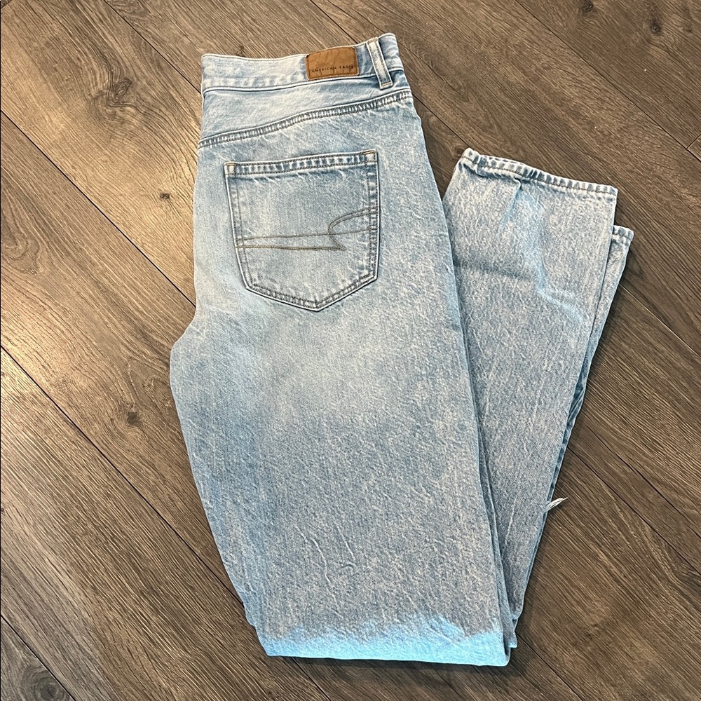 American Eagle Outfitters women’s Light Blue Jeans ripped
